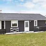 בית נופש Family Holiday Home By North Sea *