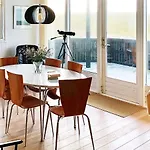 Family Holiday Home By North Sea *