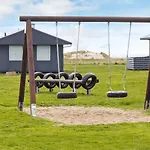 Family Holiday Home By North Sea למביג