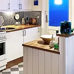 Family Holiday Home By North Sea בית נופש *