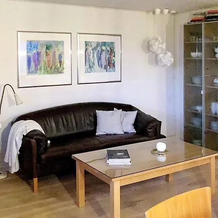 Family Holiday Home By North Sea