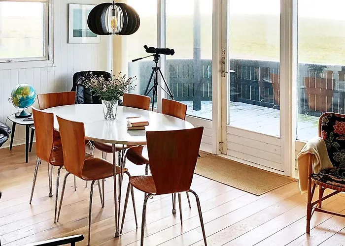 Family Holiday Home By North Sea *