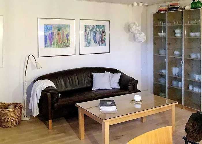 Family Holiday Home By North Sea